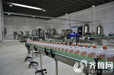 改革開放看榮成 全國知名媒體、名博網(wǎng)紅走進世代海洋 探秘生物有機肥料研發(fā)新里程